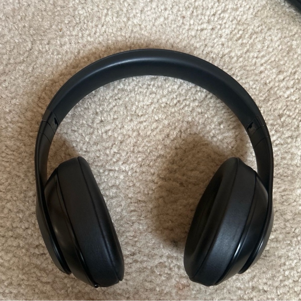 Beats studio 3 Color:black